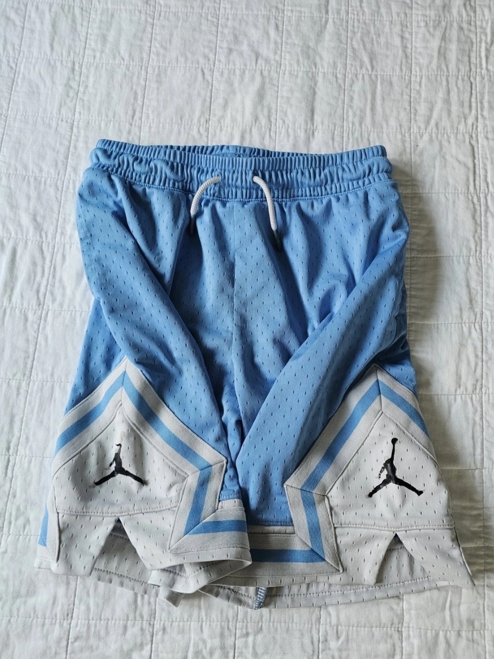 Big Kids Jordan Dri-FIT Diamond Mesh Basketball Shorts Carolina Blue / White L